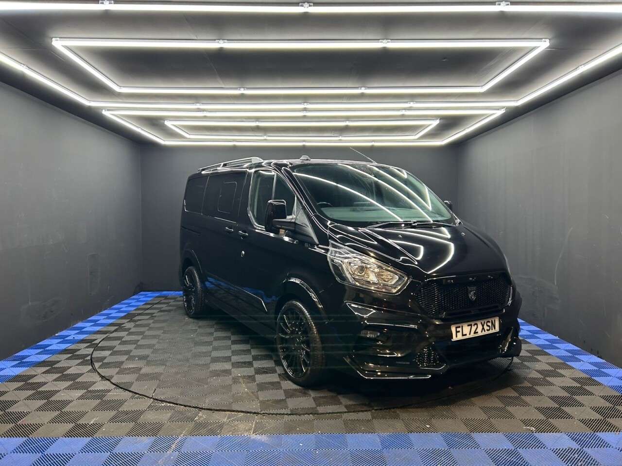 A 2022 FORD TRANSIT CUSTOM 2.0 300 EcoBlue Limited Crew Van Double Cab 5dr Diesel Auto L1 H1 Euro 6 (1 A 2022 FORD TRANSIT CUSTOM 2.0 300 EcoBlue Limited Crew Van Double Cab 5dr Diesel Auto L1 H1 Euro 6 (1