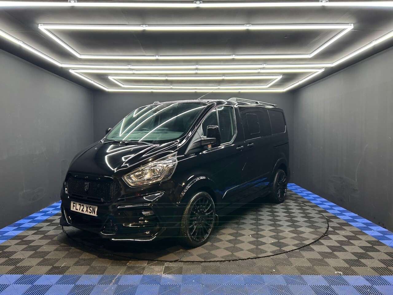 A 2022 FORD TRANSIT CUSTOM 2.0 300 EcoBlue Limited Crew Van Double Cab 5dr Diesel Auto L1 H1 Euro 6 (1 A 2022 FORD TRANSIT CUSTOM 2.0 300 EcoBlue Limited Crew Van Double Cab 5dr Diesel Auto L1 H1 Euro 6 (1