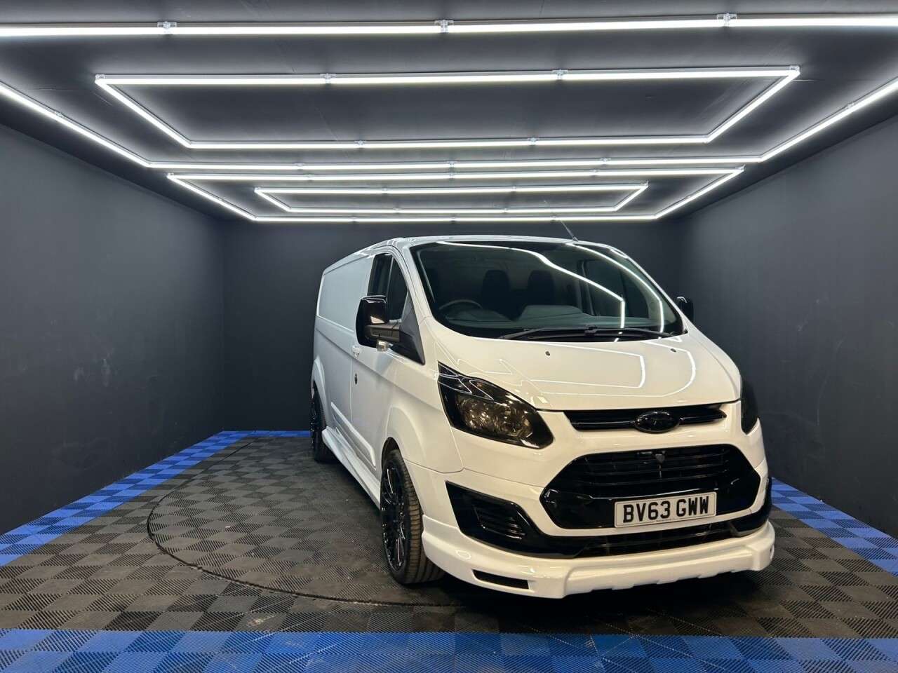A 2013 FORD TRANSIT CUSTOM 2.2 TDCi 290 Panel Van 5dr Diesel Manual L2 H1 (186 g/km, 98 bhp) 1 OWNER F A 2013 FORD TRANSIT CUSTOM 2.2 TDCi 290 Panel Van 5dr Diesel Manual L2 H1 (186 g/km, 98 bhp) 1 OWNER F