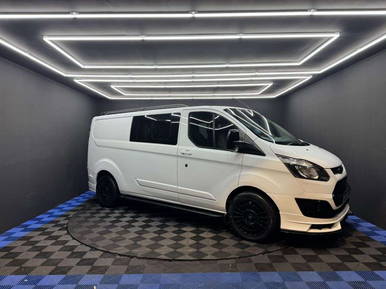 A 2015 FORD TRANSIT CUSTOM 2.2 TDCi 290 Combi Van 5dr Diesel Manual L2 H1 (191 g/km, 98 bhp) A 2015 FORD TRANSIT CUSTOM 2.2 TDCi 290 Combi Van 5dr Diesel Manual L2 H1 (191 g/km, 98 bhp)
