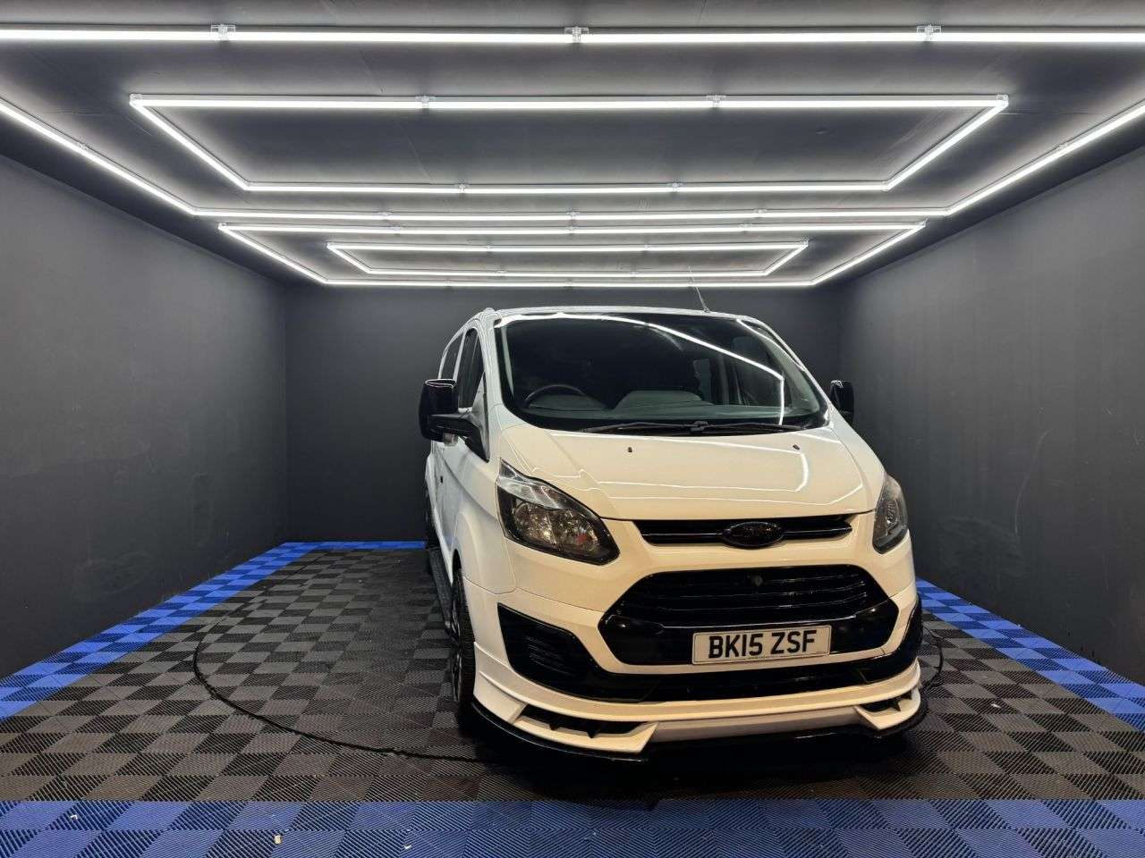 A 2015 FORD TRANSIT CUSTOM 2.2 TDCi 290 Combi Van 5dr Diesel Manual L2 H1 (191 g/km, 98 bhp) A 2015 FORD TRANSIT CUSTOM 2.2 TDCi 290 Combi Van 5dr Diesel Manual L2 H1 (191 g/km, 98 bhp)