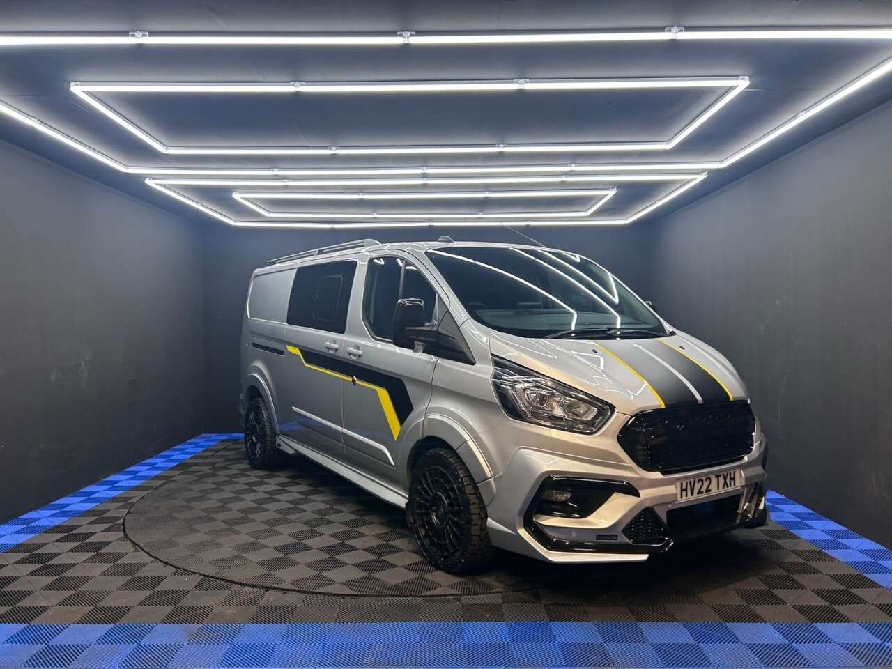 A 2022 FORD TRANSIT CUSTOM 2.0 320 EcoBlue Limited Crew Van Double Cab 5dr Diesel Manual L2 H1 Euro 6 A 2022 FORD TRANSIT CUSTOM 2.0 320 EcoBlue Limited Crew Van Double Cab 5dr Diesel Manual L2 H1 Euro 6