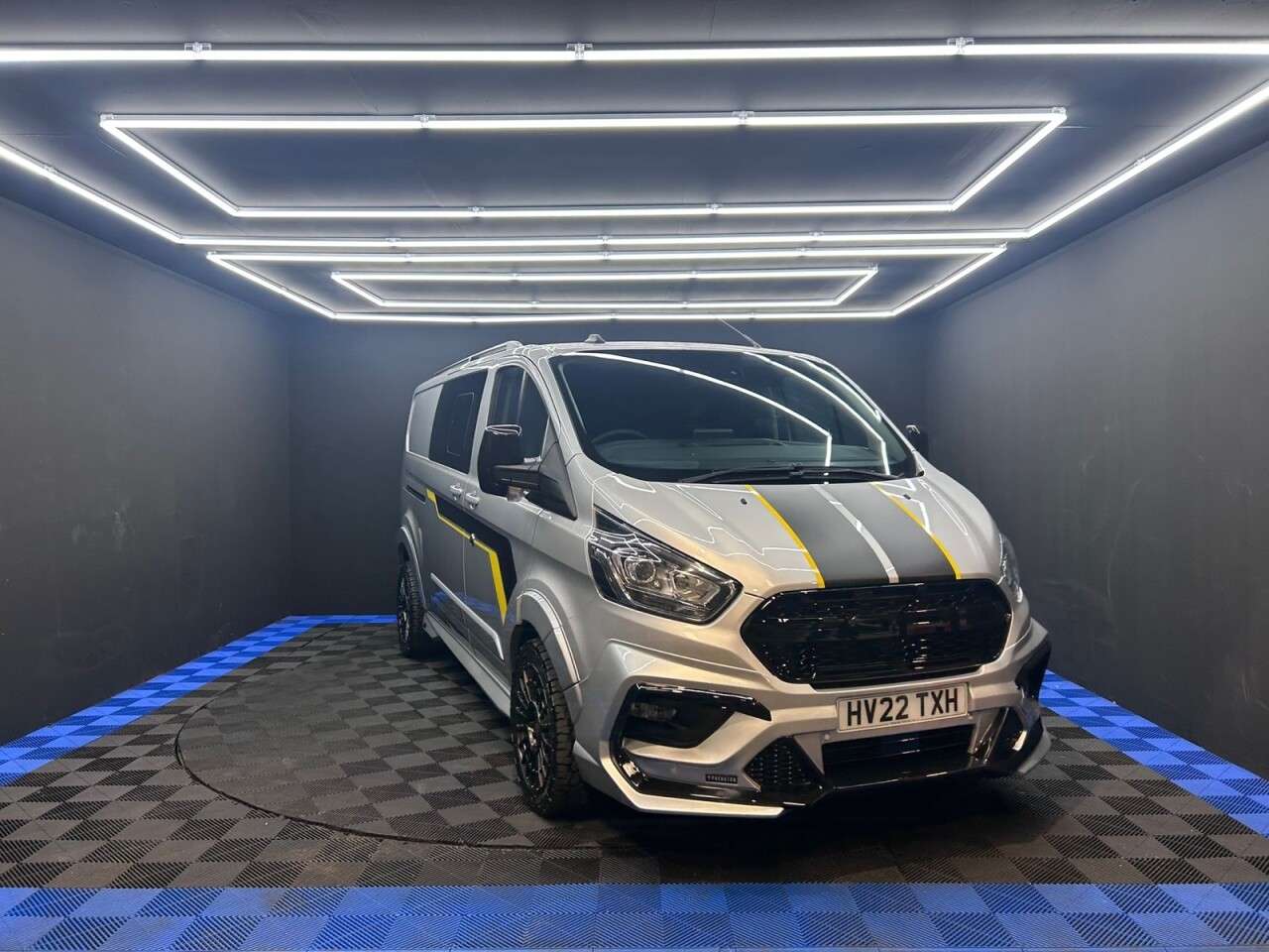 A 2022 FORD TRANSIT CUSTOM 2.0 320 EcoBlue Limited Crew Van Double Cab 5dr Diesel Manual L2 H1 Euro 6 A 2022 FORD TRANSIT CUSTOM 2.0 320 EcoBlue Limited Crew Van Double Cab 5dr Diesel Manual L2 H1 Euro 6