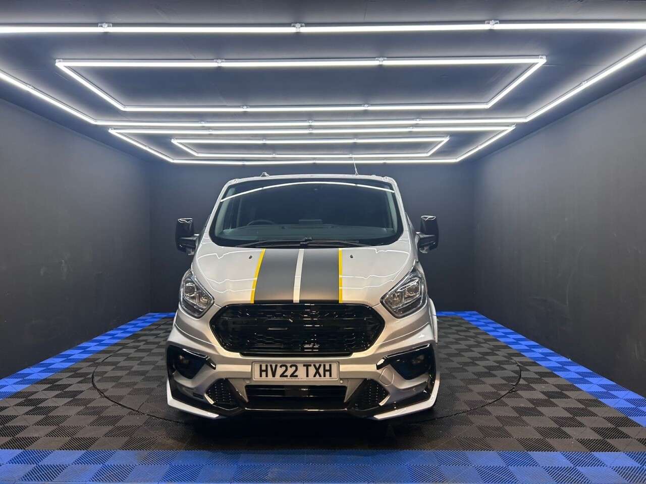 A 2022 FORD TRANSIT CUSTOM 2.0 320 EcoBlue Limited Crew Van Double Cab 5dr Diesel Manual L2 H1 Euro 6 A 2022 FORD TRANSIT CUSTOM 2.0 320 EcoBlue Limited Crew Van Double Cab 5dr Diesel Manual L2 H1 Euro 6