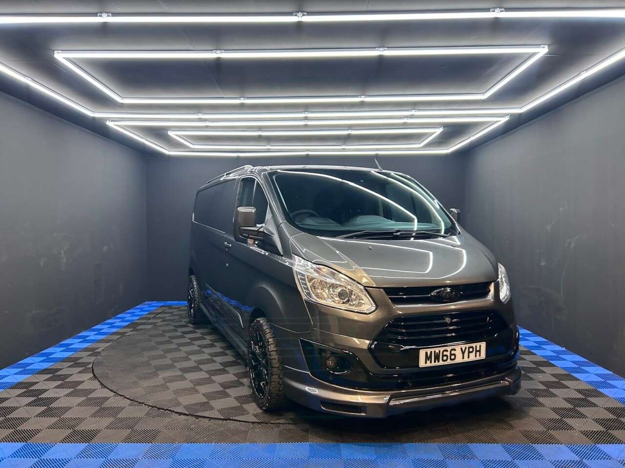 A 2016 FORD TRANSIT CUSTOM 2.0 TDCi 290 Limited Panel Van 5dr Diesel Manual L2 H2 (170 g/km, 128 bhp) A 2016 FORD TRANSIT CUSTOM 2.0 TDCi 290 Limited Panel Van 5dr Diesel Manual L2 H2 (170 g/km, 128 bhp)