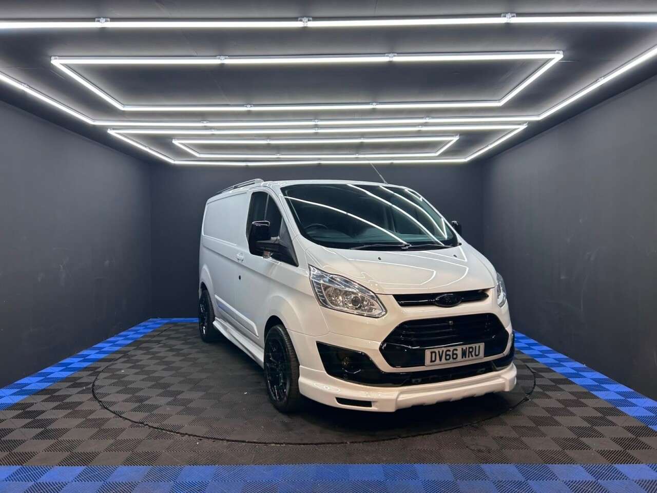 A 2016 FORD TRANSIT CUSTOM 2.2 TDCi 270 Trend Panel Van 5dr Diesel Manual L1 H1 (186 g/km, 123 bhp) 12 A 2016 FORD TRANSIT CUSTOM 2.2 TDCi 270 Trend Panel Van 5dr Diesel Manual L1 H1 (186 g/km, 123 bhp) 12