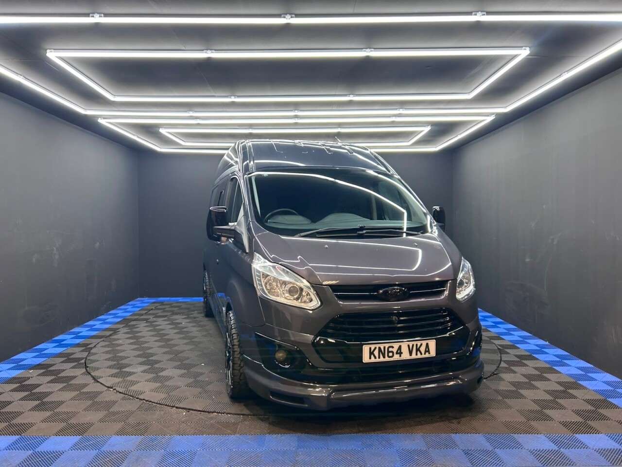 A 2014 FORD TRANSIT CUSTOM 2.2 TDCi 290 Limited Panel Van 5dr Diesel Manual L2 H1 (186 g/km, 123 bhp) A 2014 FORD TRANSIT CUSTOM 2.2 TDCi 290 Limited Panel Van 5dr Diesel Manual L2 H1 (186 g/km, 123 bhp)