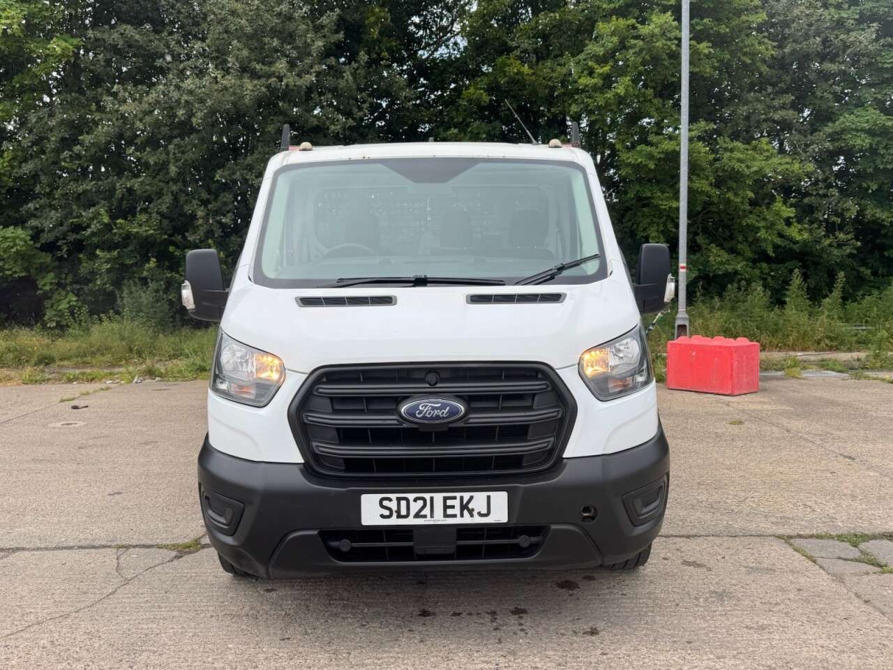 A 2021 FORD TRANSIT 2.0 350 EcoBlue Leader Chassis Cab 2dr Diesel Manual RWD L3 Euro 6 (s/s) (1 A 2021 FORD TRANSIT 2.0 350 EcoBlue Leader Chassis Cab 2dr Diesel Manual RWD L3 Euro 6 (s/s) (1