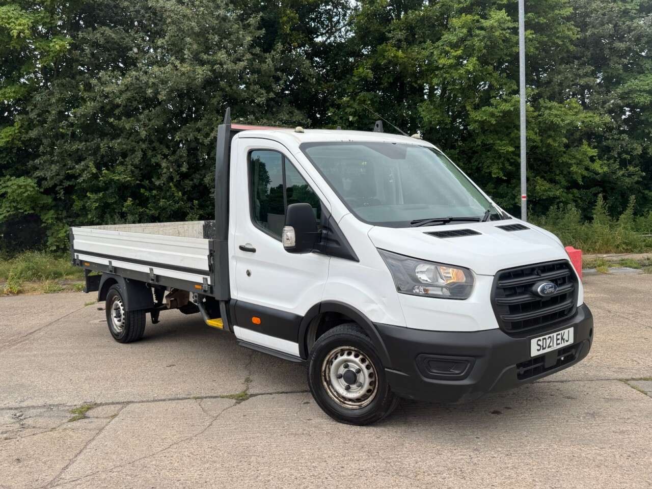 A 2021 FORD TRANSIT 2.0 350 EcoBlue Leader Chassis Cab 2dr Diesel Manual RWD L3 Euro 6 (s/s) (1 A 2021 FORD TRANSIT 2.0 350 EcoBlue Leader Chassis Cab 2dr Diesel Manual RWD L3 Euro 6 (s/s) (1