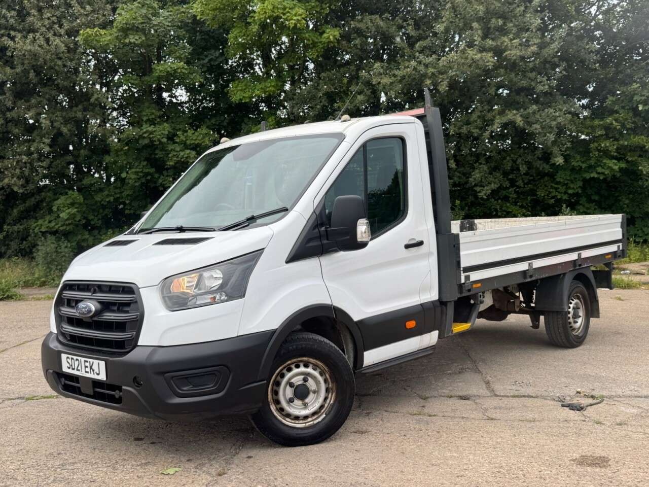 A 2021 FORD TRANSIT 2.0 350 EcoBlue Leader Chassis Cab 2dr Diesel Manual RWD L3 Euro 6 (s/s) (1 A 2021 FORD TRANSIT 2.0 350 EcoBlue Leader Chassis Cab 2dr Diesel Manual RWD L3 Euro 6 (s/s) (1