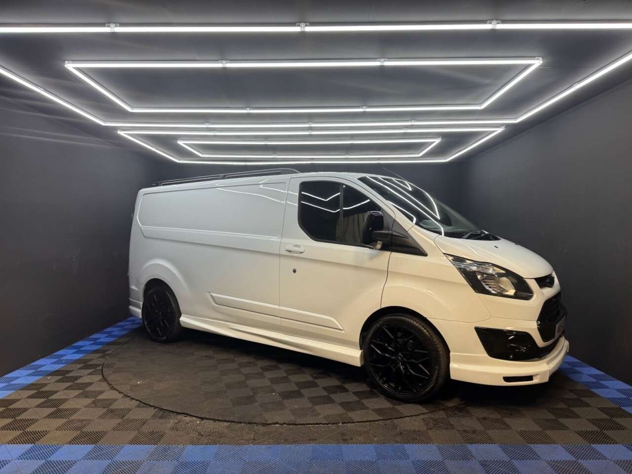 A 2015 FORD TRANSIT CUSTOM 2.2 TDCi 290 Panel Van 5dr Diesel Manual L2 H1 (186 g/km, 98 bhp) A 2015 FORD TRANSIT CUSTOM 2.2 TDCi 290 Panel Van 5dr Diesel Manual L2 H1 (186 g/km, 98 bhp)