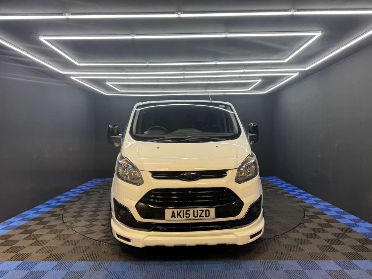 A 2015 FORD TRANSIT CUSTOM 2.2 TDCi 290 Panel Van 5dr Diesel Manual L2 H1 (186 g/km, 98 bhp) A 2015 FORD TRANSIT CUSTOM 2.2 TDCi 290 Panel Van 5dr Diesel Manual L2 H1 (186 g/km, 98 bhp)