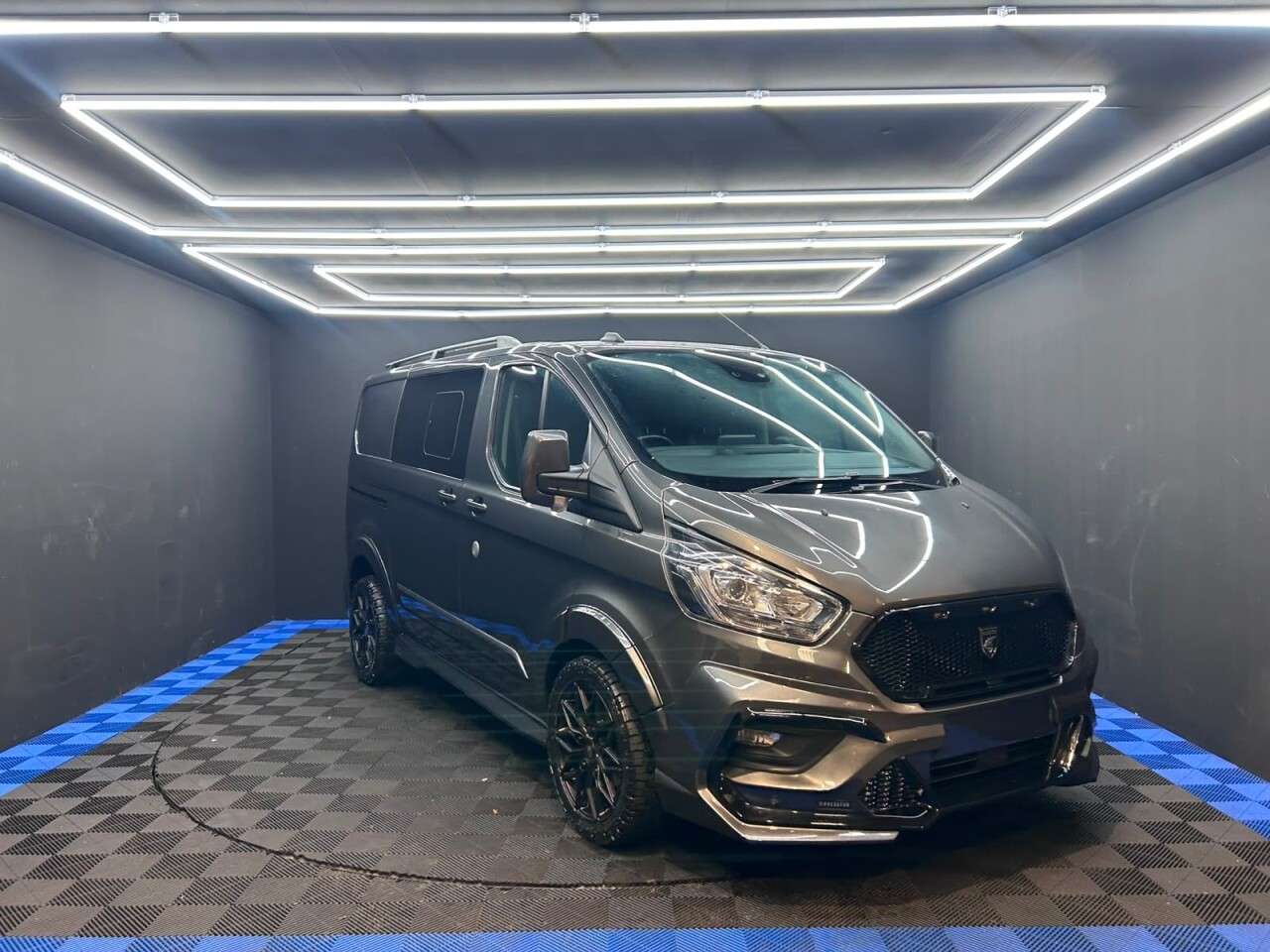 A 2023 FORD TRANSIT CUSTOM 2.0 300 EcoBlue Limited Crew Van Double Cab 5dr Diesel Auto L1 H1 Euro 6 (1 A 2023 FORD TRANSIT CUSTOM 2.0 300 EcoBlue Limited Crew Van Double Cab 5dr Diesel Auto L1 H1 Euro 6 (1
