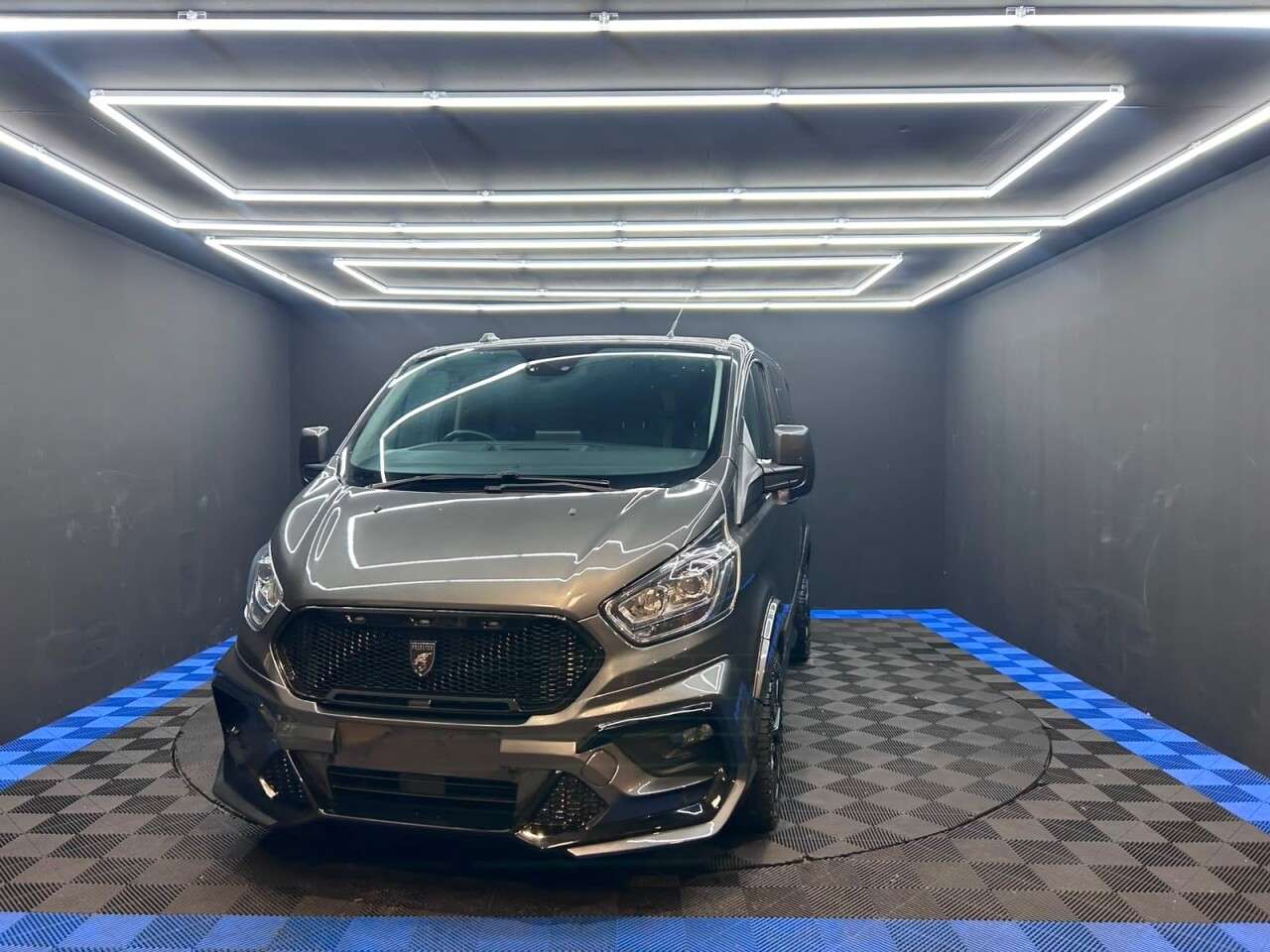 A 2023 FORD TRANSIT CUSTOM 2.0 300 EcoBlue Limited Crew Van Double Cab 5dr Diesel Auto L1 H1 Euro 6 (1 A 2023 FORD TRANSIT CUSTOM 2.0 300 EcoBlue Limited Crew Van Double Cab 5dr Diesel Auto L1 H1 Euro 6 (1