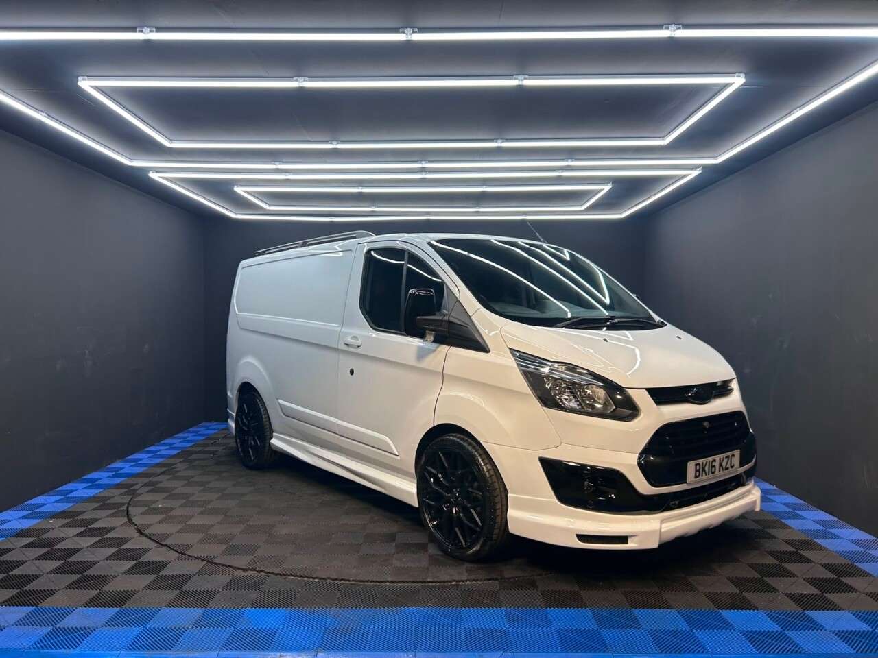 A 2016 FORD TRANSIT CUSTOM 2.2 TDCi 270 ECOnetic Panel Van 5dr Diesel Manual L1 H1 (162 g/km, 98 bhp) A 2016 FORD TRANSIT CUSTOM 2.2 TDCi 270 ECOnetic Panel Van 5dr Diesel Manual L1 H1 (162 g/km, 98 bhp)
