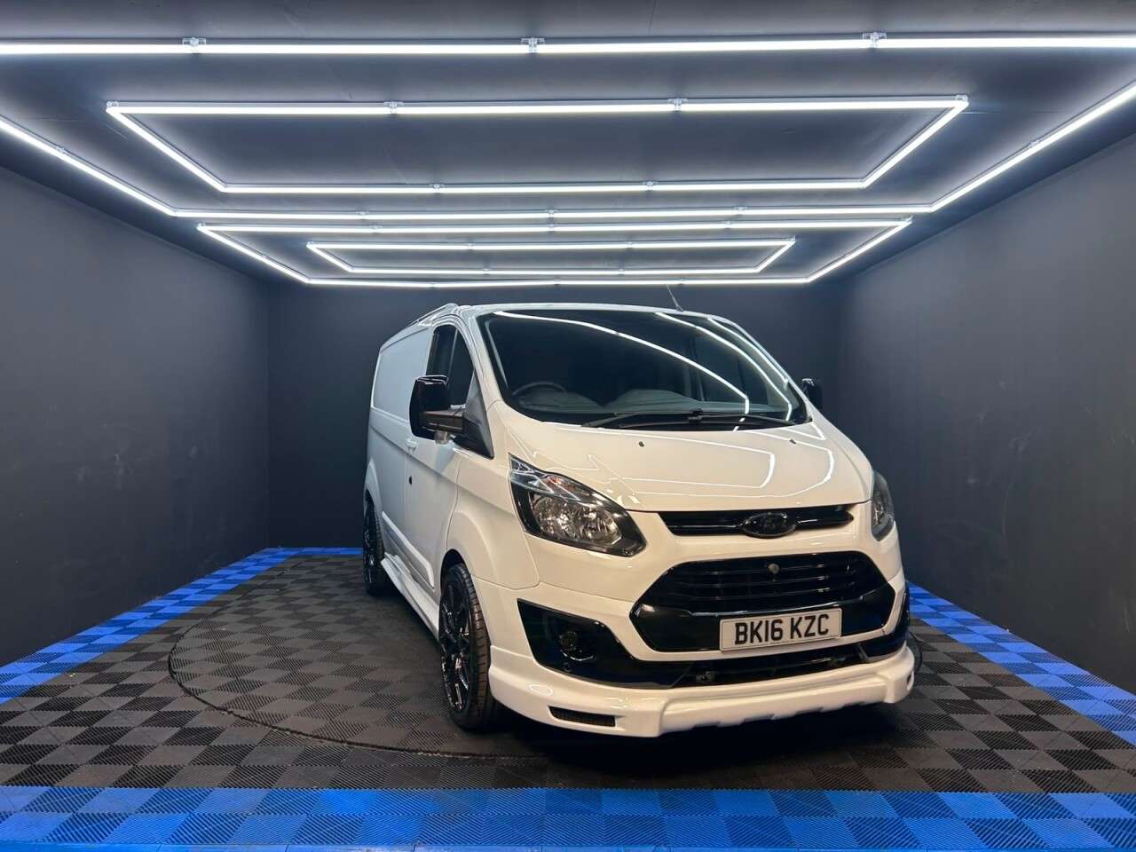 A 2016 FORD TRANSIT CUSTOM 2.2 TDCi 270 ECOnetic Panel Van 5dr Diesel Manual L1 H1 (162 g/km, 98 bhp) A 2016 FORD TRANSIT CUSTOM 2.2 TDCi 270 ECOnetic Panel Van 5dr Diesel Manual L1 H1 (162 g/km, 98 bhp)