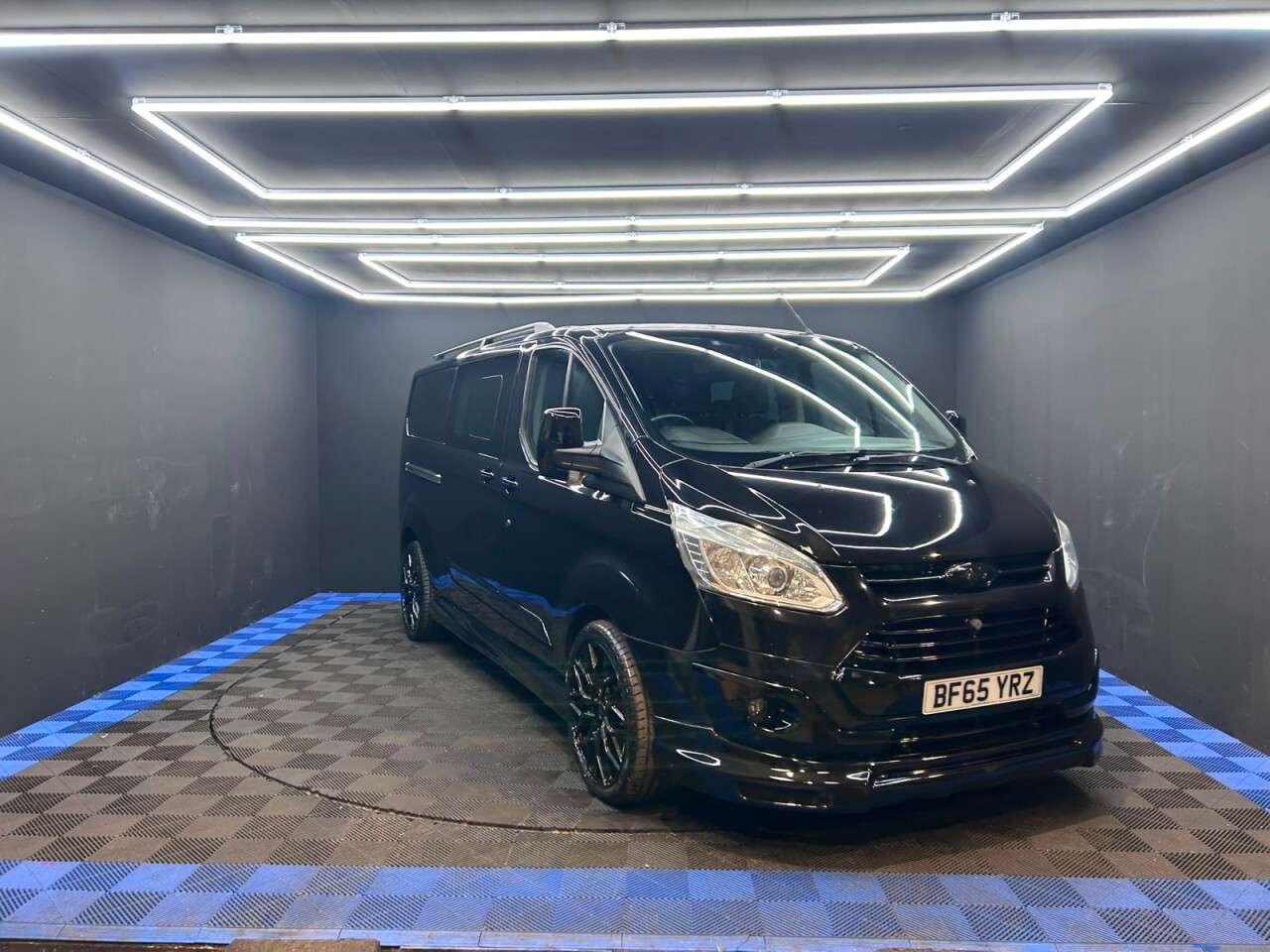 A 2015 FORD TRANSIT CUSTOM 2.2 TDCi 290 Limited Combi Van 6dr Diesel Manual L2 H1 (191 g/km, 153 bhp) A 2015 FORD TRANSIT CUSTOM 2.2 TDCi 290 Limited Combi Van 6dr Diesel Manual L2 H1 (191 g/km, 153 bhp)