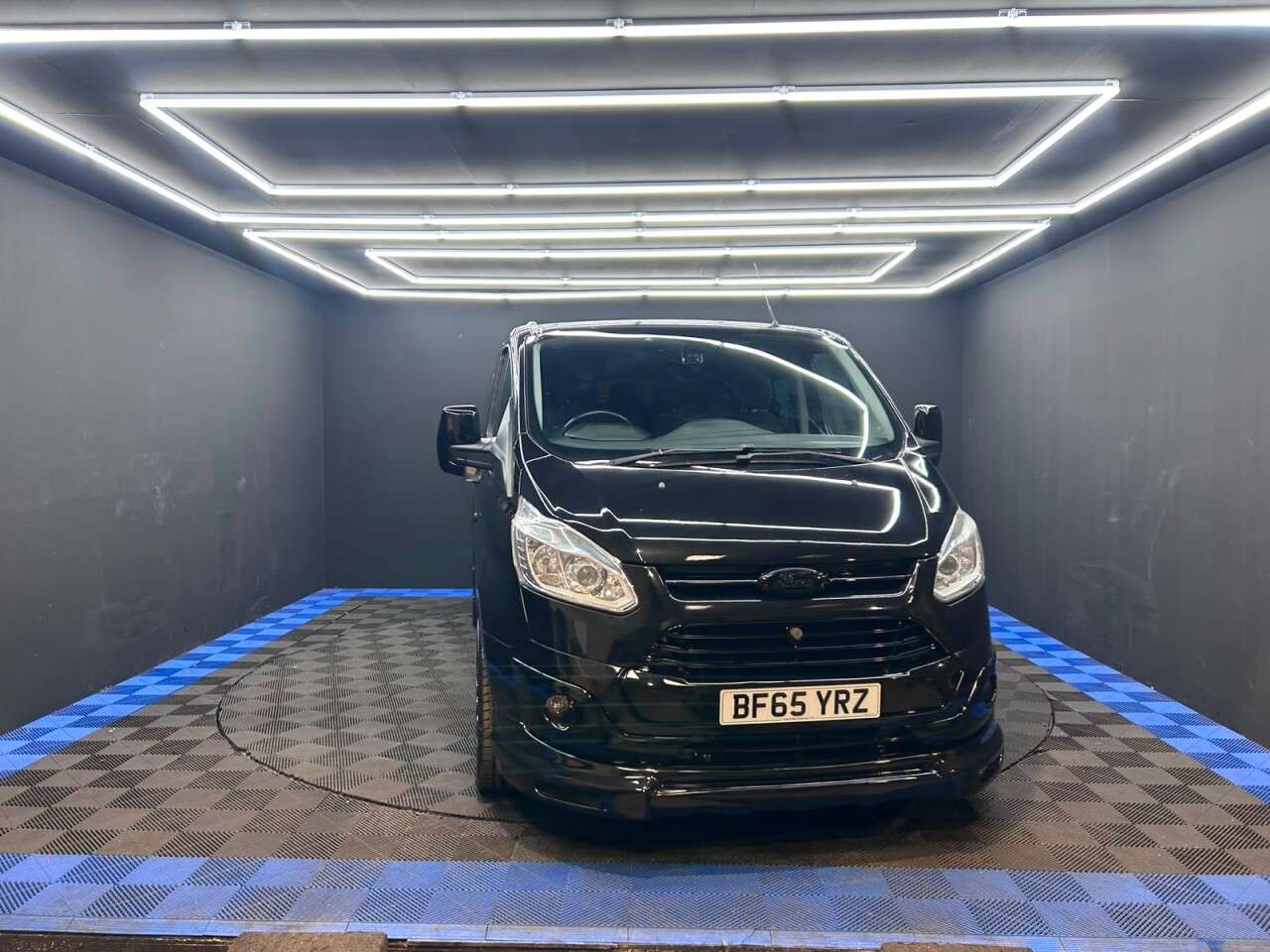 A 2015 FORD TRANSIT CUSTOM 2.2 TDCi 290 Limited Combi Van 6dr Diesel Manual L2 H1 (191 g/km, 153 bhp) A 2015 FORD TRANSIT CUSTOM 2.2 TDCi 290 Limited Combi Van 6dr Diesel Manual L2 H1 (191 g/km, 153 bhp)