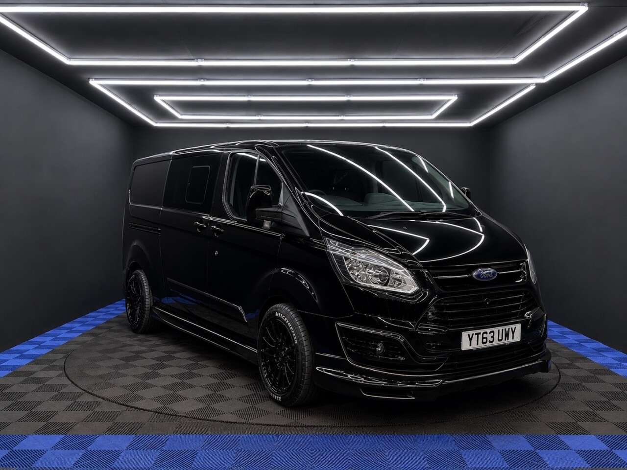 A 2013 FORD TRANSIT CUSTOM 2.2 TDCi 290 Trend Combi Van 5dr Diesel Manual L1 H1 (191 g/km, 123 bhp) A 2013 FORD TRANSIT CUSTOM 2.2 TDCi 290 Trend Combi Van 5dr Diesel Manual L1 H1 (191 g/km, 123 bhp)