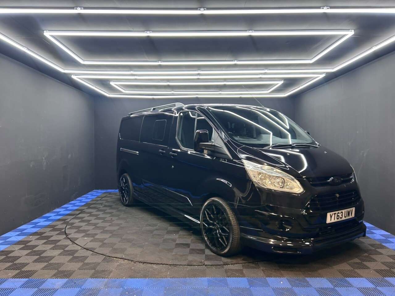 A 2013 FORD TRANSIT CUSTOM 2.2 TDCi 290 Trend Combi Van 5dr Diesel Manual L1 H1 (191 g/km, 123 bhp) A 2013 FORD TRANSIT CUSTOM 2.2 TDCi 290 Trend Combi Van 5dr Diesel Manual L1 H1 (191 g/km, 123 bhp)