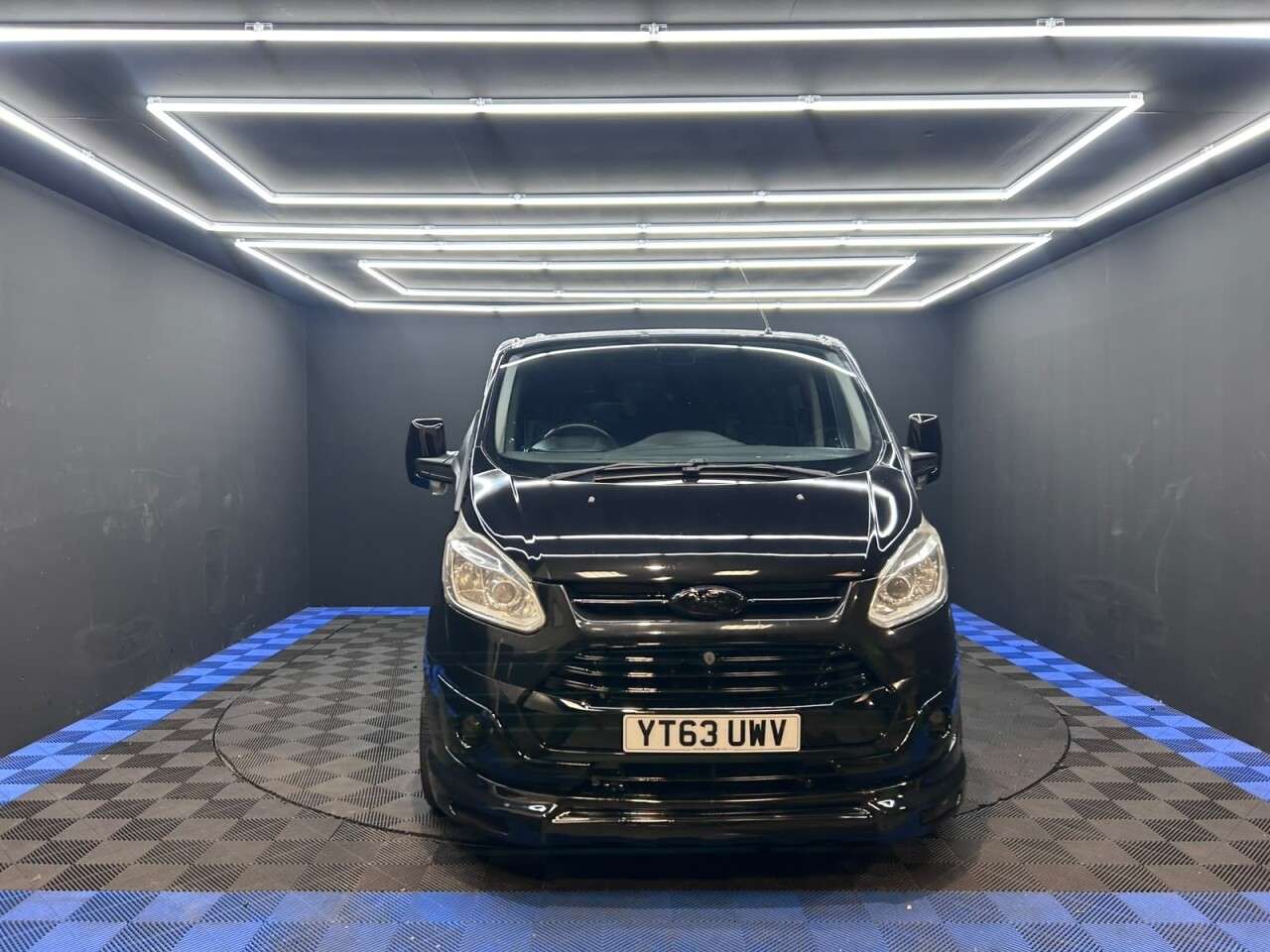 A 2013 FORD TRANSIT CUSTOM 2.2 TDCi 290 Trend Combi Van 5dr Diesel Manual L1 H1 (191 g/km, 123 bhp) A 2013 FORD TRANSIT CUSTOM 2.2 TDCi 290 Trend Combi Van 5dr Diesel Manual L1 H1 (191 g/km, 123 bhp)