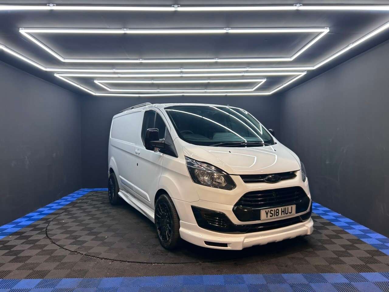 A 2018 FORD TRANSIT CUSTOM 2.0 TDCi 270 Panel Van 5dr Diesel Manual L1 H1 (157 g/km, 104 bhp) A 2018 FORD TRANSIT CUSTOM 2.0 TDCi 270 Panel Van 5dr Diesel Manual L1 H1 (157 g/km, 104 bhp)