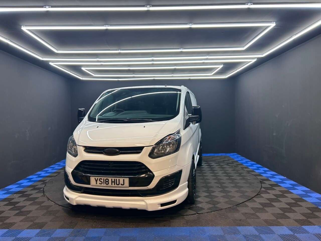 A 2018 FORD TRANSIT CUSTOM 2.0 TDCi 270 Panel Van 5dr Diesel Manual L1 H1 (157 g/km, 104 bhp) A 2018 FORD TRANSIT CUSTOM 2.0 TDCi 270 Panel Van 5dr Diesel Manual L1 H1 (157 g/km, 104 bhp)