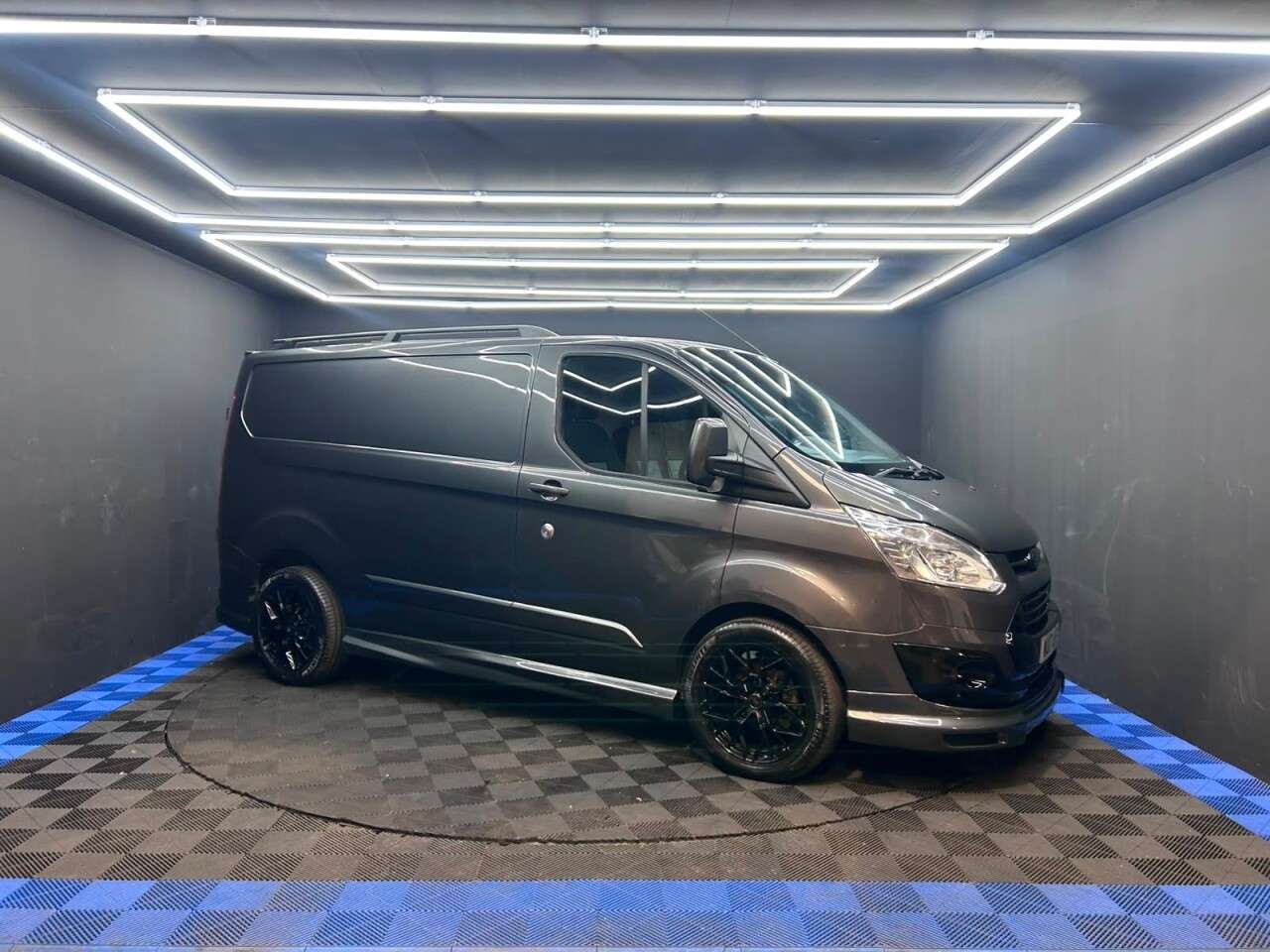 A 2017 FORD TRANSIT CUSTOM 2.0 TDCi 290 Limited Panel Van 5dr Diesel Manual L1 H1 (163 g/km, 128 bhp) A 2017 FORD TRANSIT CUSTOM 2.0 TDCi 290 Limited Panel Van 5dr Diesel Manual L1 H1 (163 g/km, 128 bhp)
