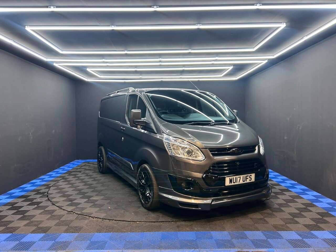 A 2017 FORD TRANSIT CUSTOM 2.0 TDCi 290 Limited Panel Van 5dr Diesel Manual L1 H1 (163 g/km, 128 bhp) A 2017 FORD TRANSIT CUSTOM 2.0 TDCi 290 Limited Panel Van 5dr Diesel Manual L1 H1 (163 g/km, 128 bhp)
