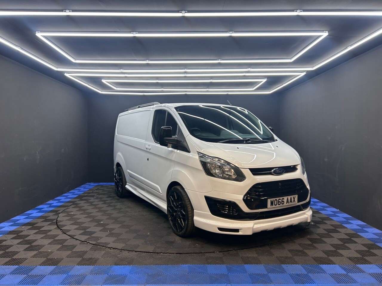 A 2017 FORD TRANSIT CUSTOM 2.0 TDCi 290 Panel Van 5dr Diesel Manual L1 H1 (163 g/km, 104 bhp) 12 MONTH A 2017 FORD TRANSIT CUSTOM 2.0 TDCi 290 Panel Van 5dr Diesel Manual L1 H1 (163 g/km, 104 bhp) 12 MONTH