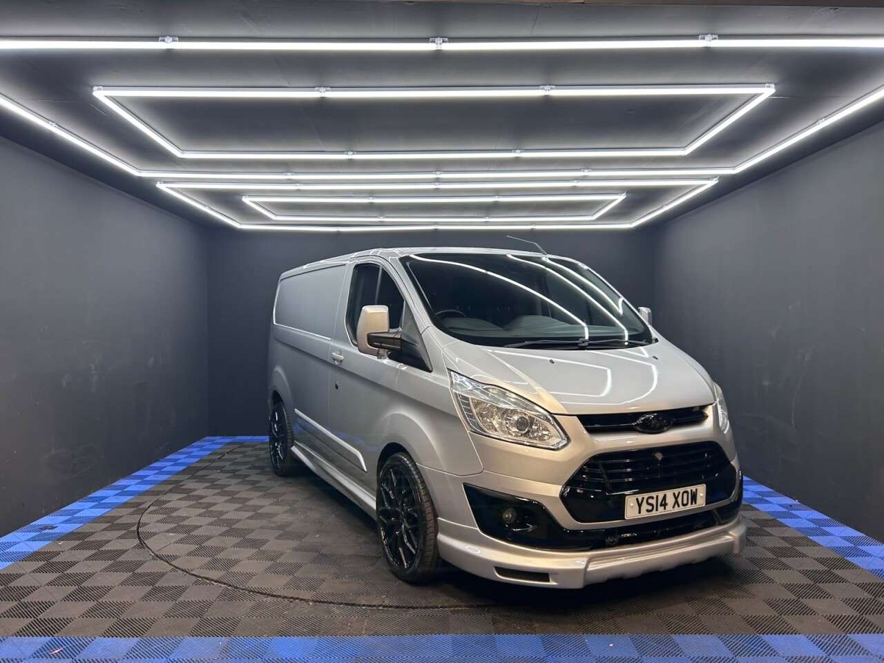 A 2014 FORD TRANSIT CUSTOM 2.2 TDCi 270 Limited Panel Van 5dr Diesel Manual L1 H1 (186 g/km, 123 bhp) A 2014 FORD TRANSIT CUSTOM 2.2 TDCi 270 Limited Panel Van 5dr Diesel Manual L1 H1 (186 g/km, 123 bhp)