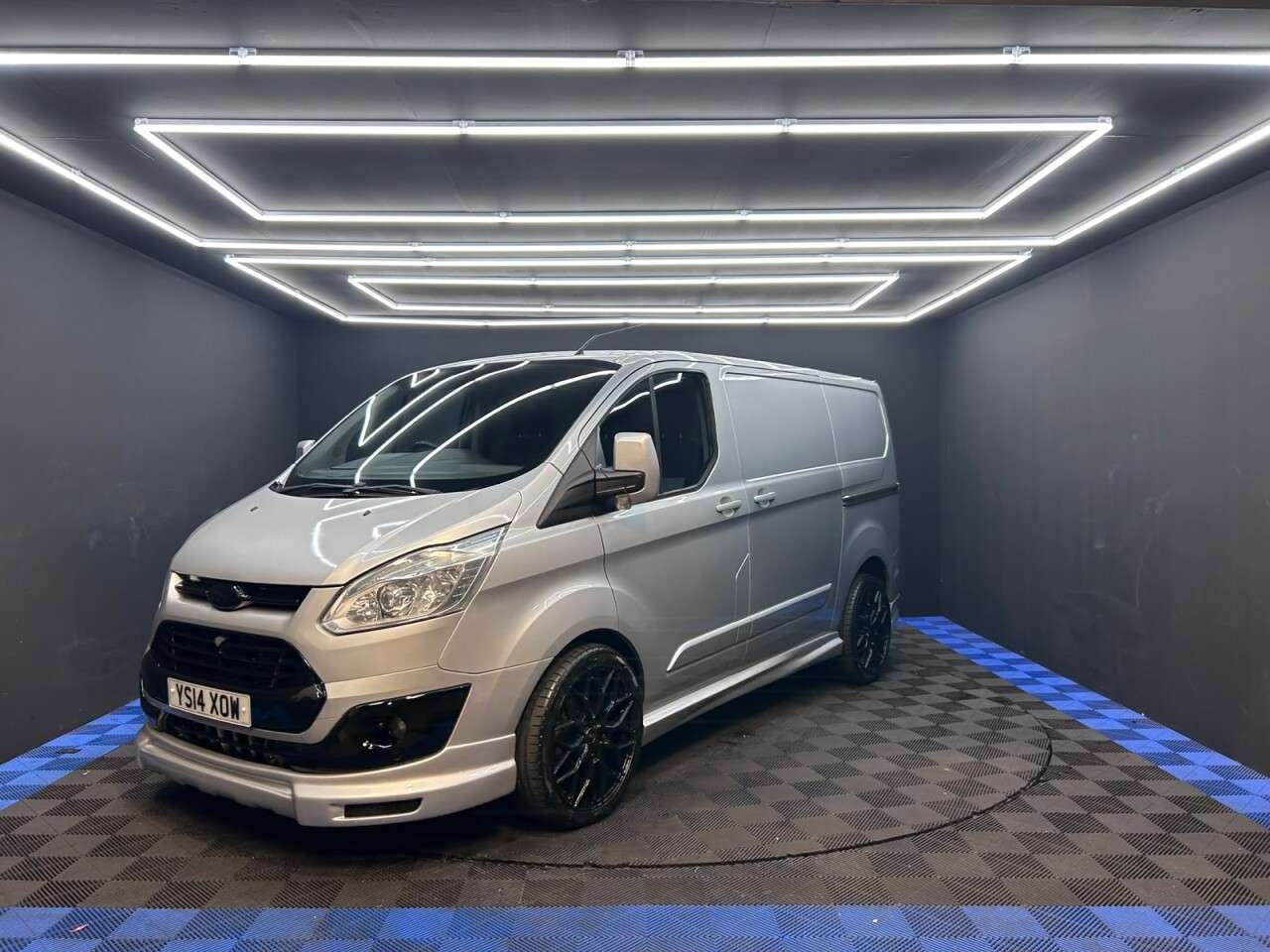 A 2014 FORD TRANSIT CUSTOM 2.2 TDCi 270 Limited Panel Van 5dr Diesel Manual L1 H1 (186 g/km, 123 bhp) A 2014 FORD TRANSIT CUSTOM 2.2 TDCi 270 Limited Panel Van 5dr Diesel Manual L1 H1 (186 g/km, 123 bhp)