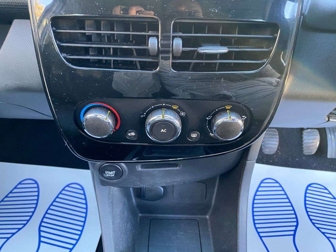 2014 RENAULT CLIO 2014 RENAULT CLIO