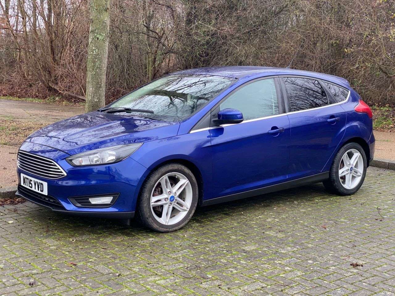 A 2015 FORD FOCUS 1.0T EcoBoost Zetec Hatchback 5dr Petrol Manual Euro 6 (s/s) (125 ps) A 2015 FORD FOCUS 1.0T EcoBoost Zetec Hatchback 5dr Petrol Manual Euro 6 (s/s) (125 ps)