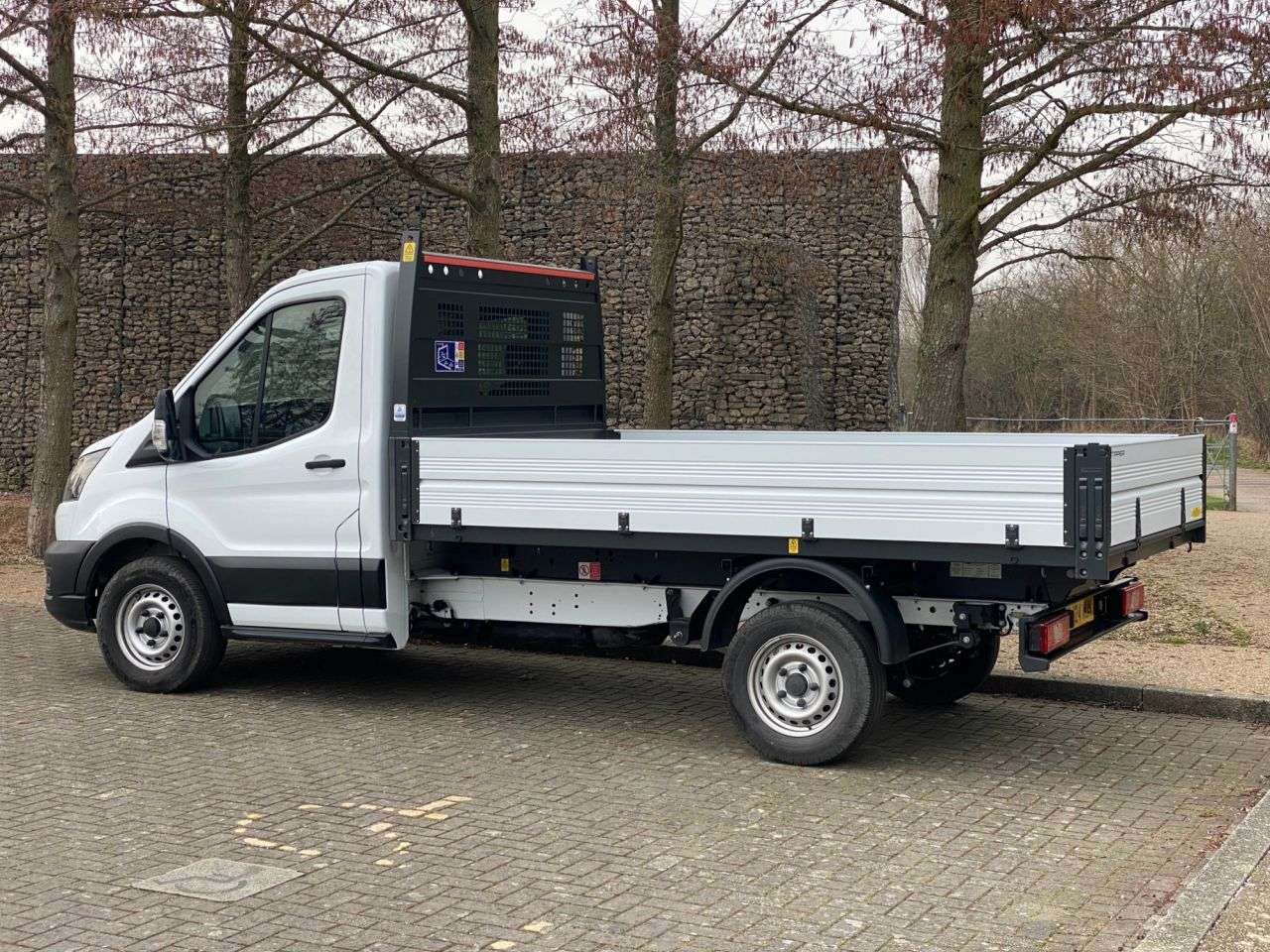 A 2024 FORD TRANSIT 2.0 350 EcoBlue Leader Chassis Cab 2dr Diesel Manual FWD L2 Euro 6 (s/s) (1 A 2024 FORD TRANSIT 2.0 350 EcoBlue Leader Chassis Cab 2dr Diesel Manual FWD L2 Euro 6 (s/s) (1