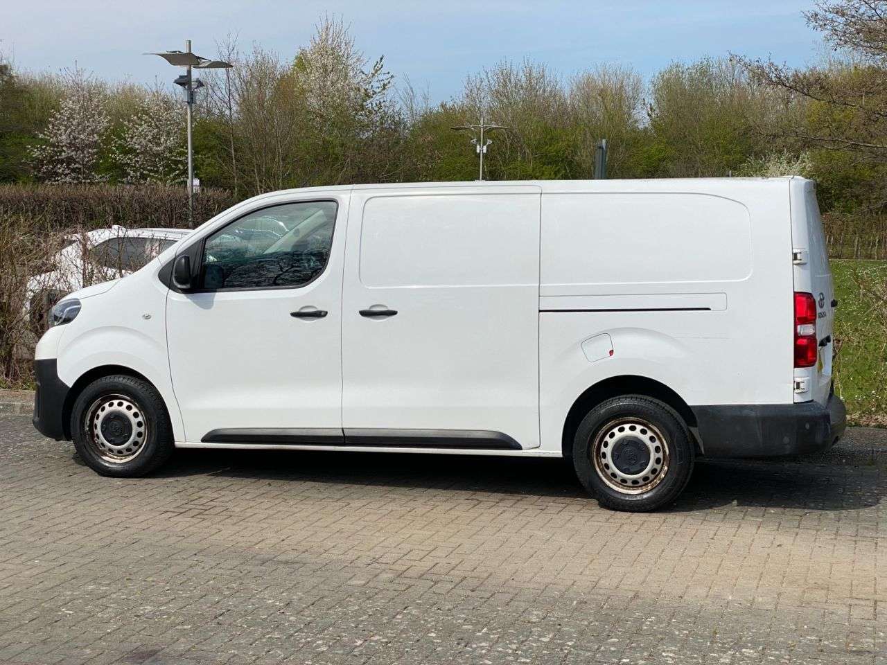 A 2018 TOYOTA PROACE 2.0D Long Panel Van 6dr Diesel Manual LWB Euro 6 (s/s) (120 ps) A 2018 TOYOTA PROACE 2.0D Long Panel Van 6dr Diesel Manual LWB Euro 6 (s/s) (120 ps)