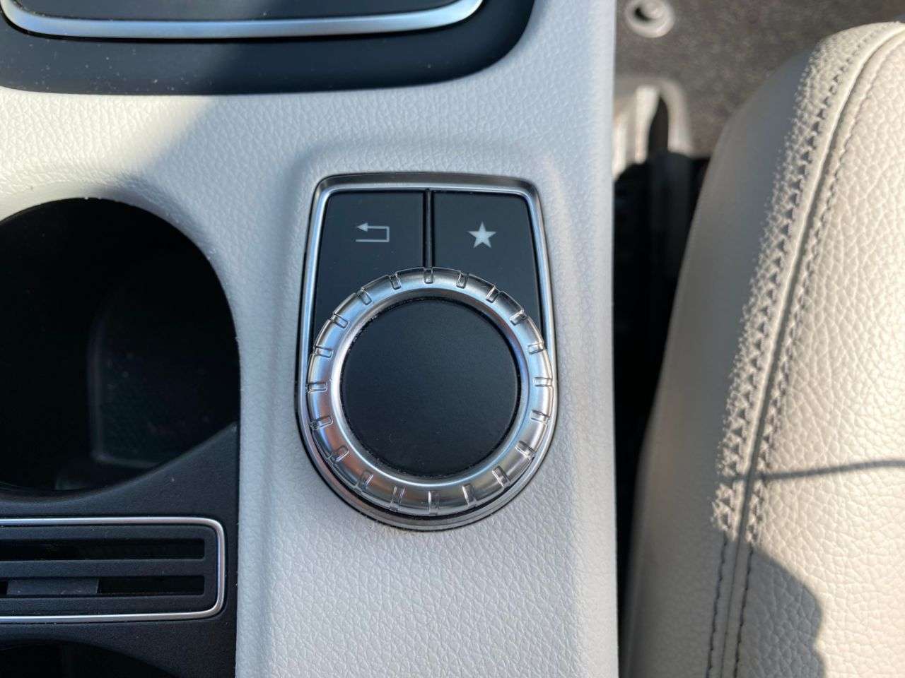 2017 MERCEDES-BENZ A-CLASS 2017 MERCEDES-BENZ A-CLASS