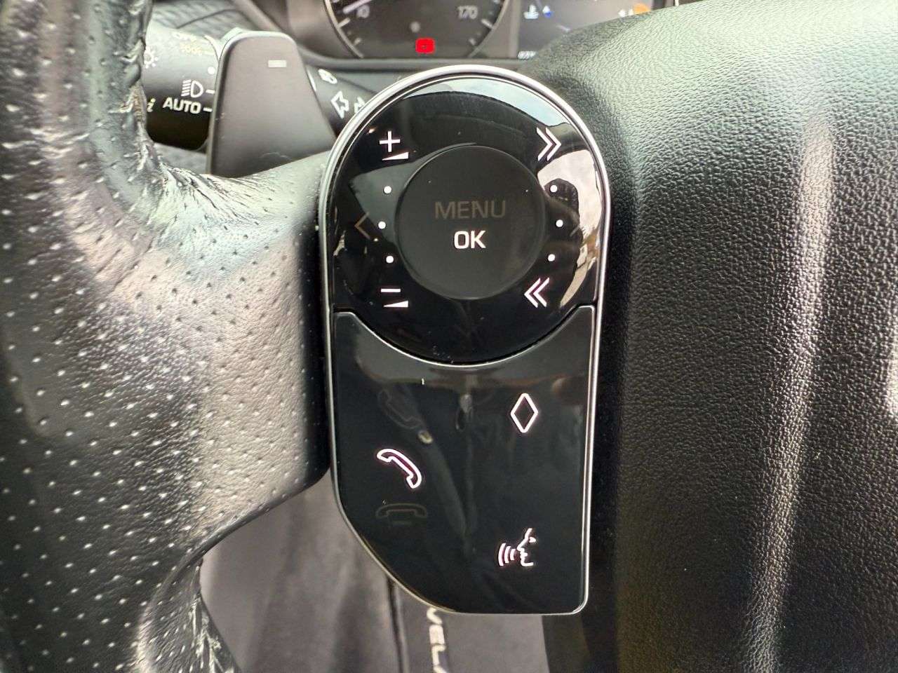 2018 LAND ROVER RANGE ROVER VELAR 2018 LAND ROVER RANGE ROVER VELAR