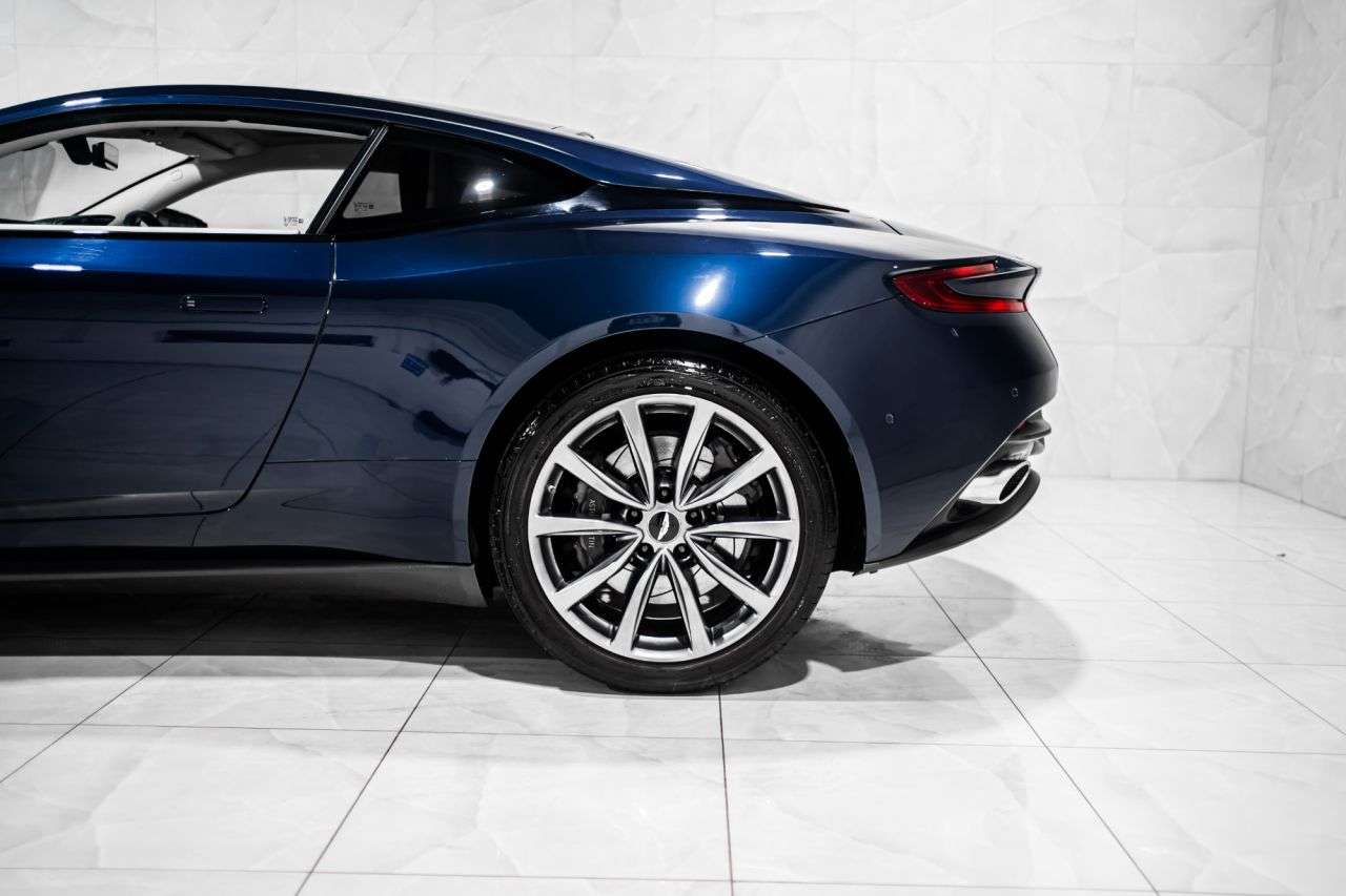 2017 ASTON MARTIN DB11 2017 ASTON MARTIN DB11