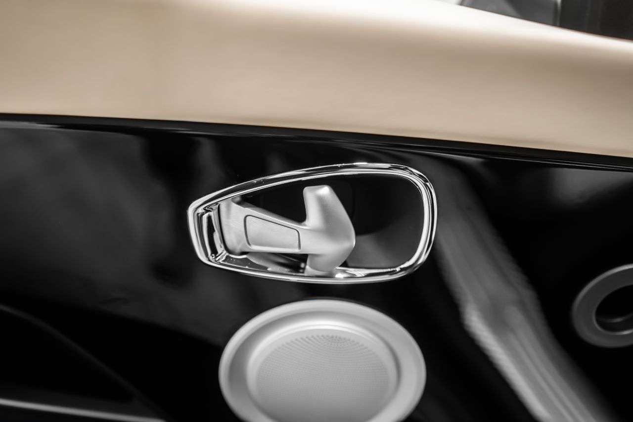 2017 ASTON MARTIN DB11 2017 ASTON MARTIN DB11