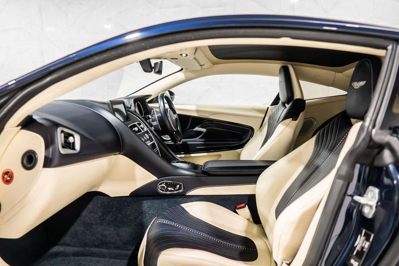 2017 ASTON MARTIN DB11 2017 ASTON MARTIN DB11