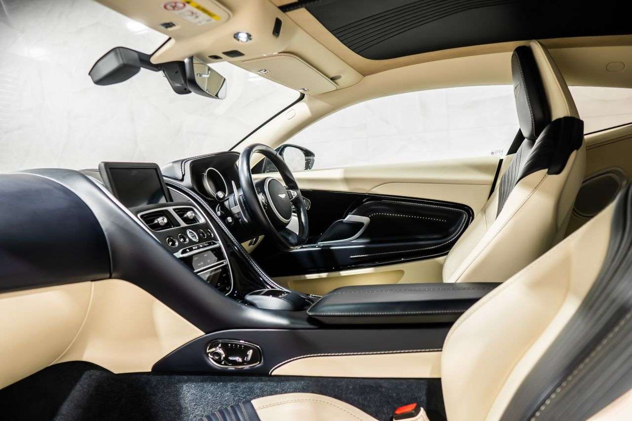 2017 ASTON MARTIN DB11 2017 ASTON MARTIN DB11