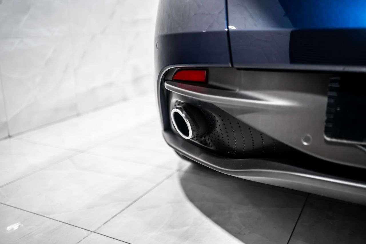 2017 ASTON MARTIN DB11 2017 ASTON MARTIN DB11