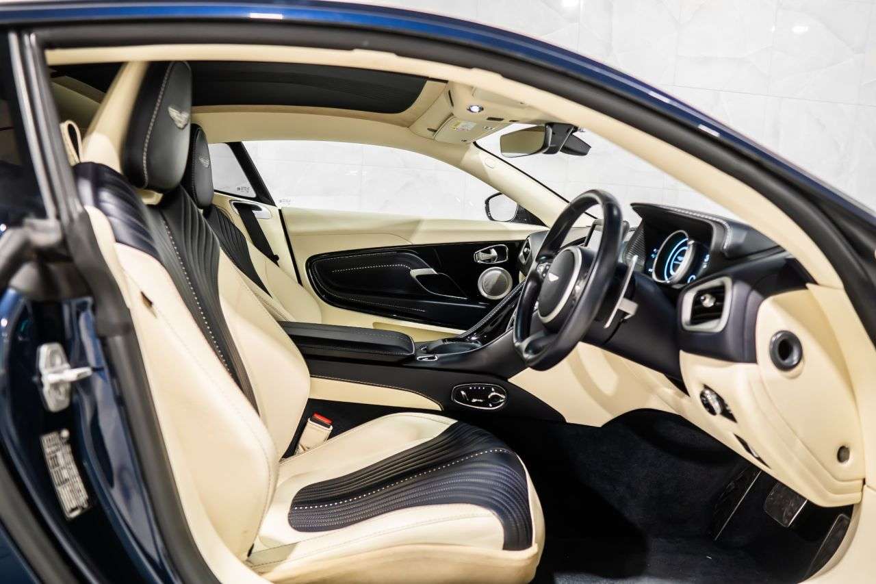 2017 ASTON MARTIN DB11 2017 ASTON MARTIN DB11