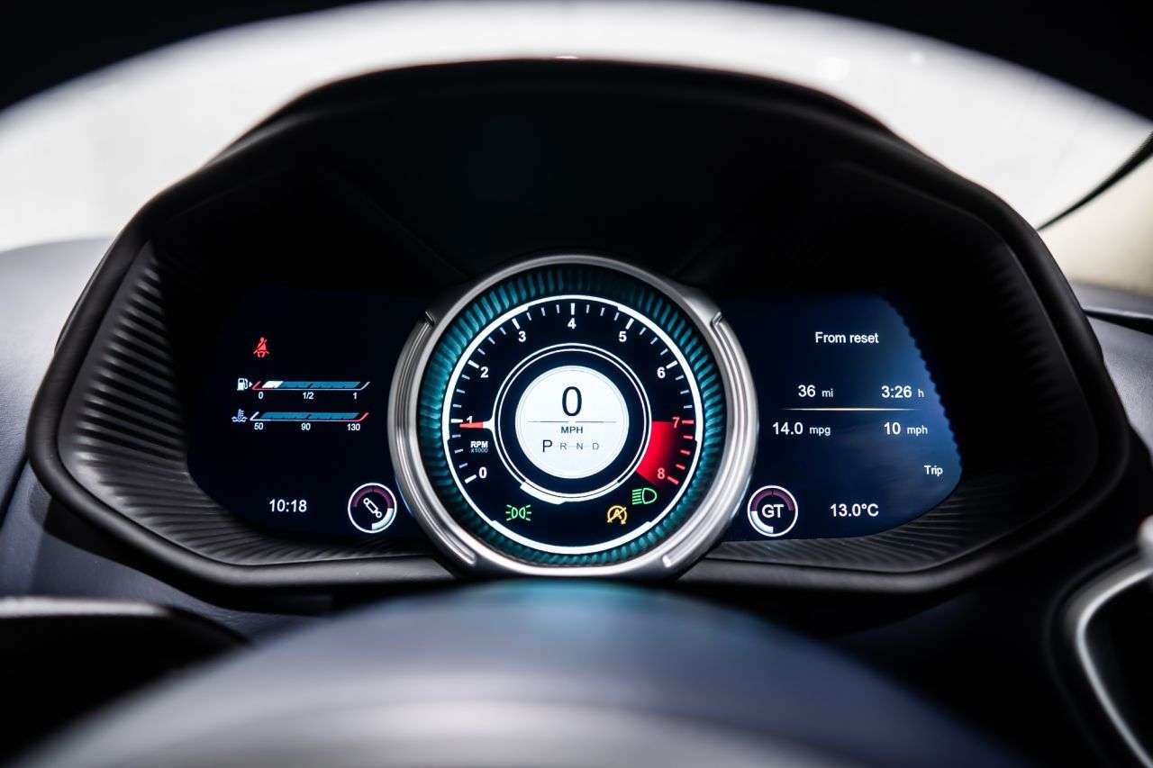 2017 ASTON MARTIN DB11 2017 ASTON MARTIN DB11