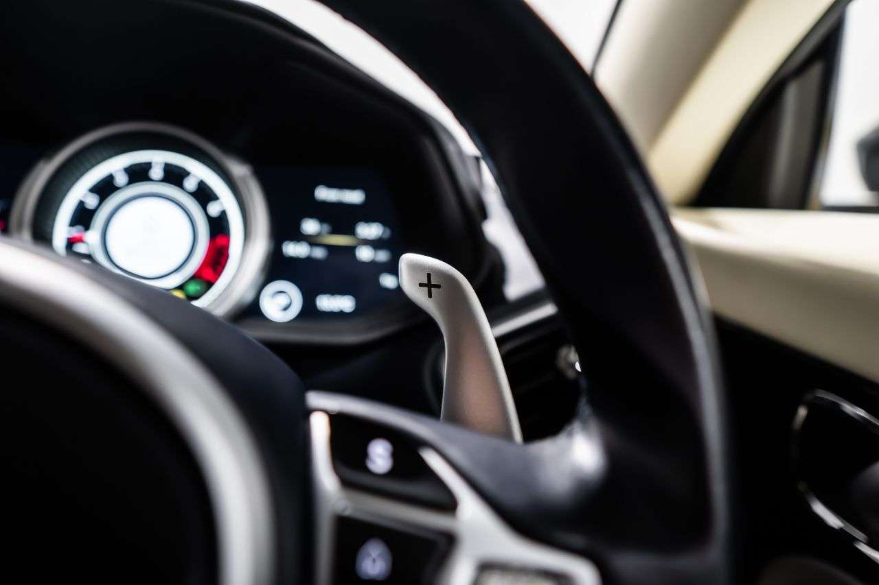 2017 ASTON MARTIN DB11 2017 ASTON MARTIN DB11
