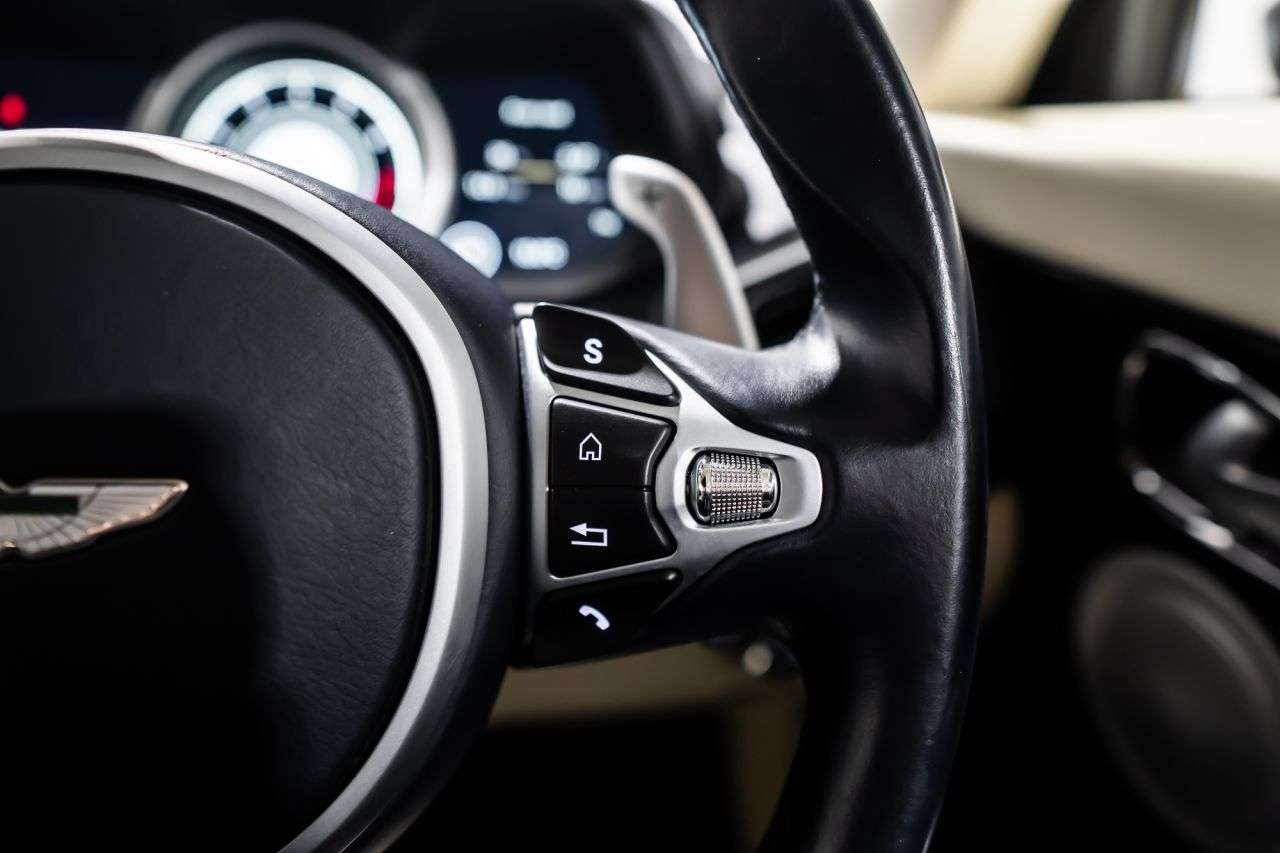 2017 ASTON MARTIN DB11 2017 ASTON MARTIN DB11