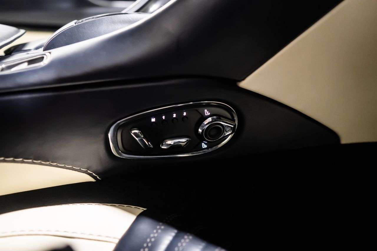 2017 ASTON MARTIN DB11 2017 ASTON MARTIN DB11