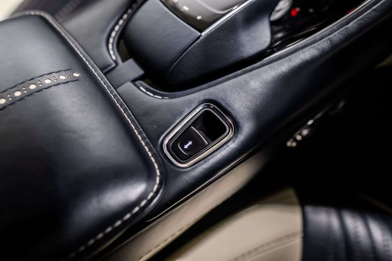 2017 ASTON MARTIN DB11 2017 ASTON MARTIN DB11