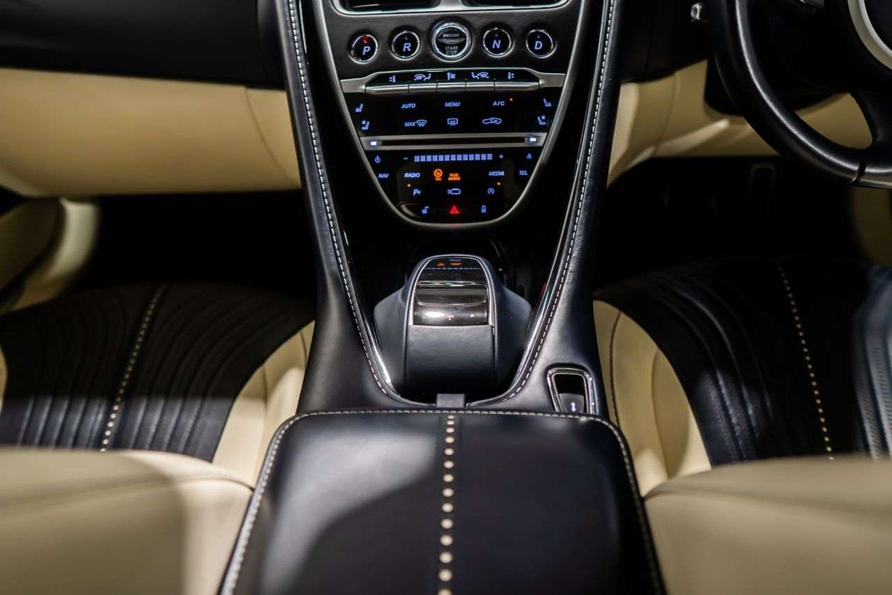 2017 ASTON MARTIN DB11 2017 ASTON MARTIN DB11